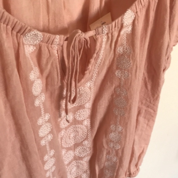 NWT Cropped Off the Shoulder Blouse - Picture 3 of 3